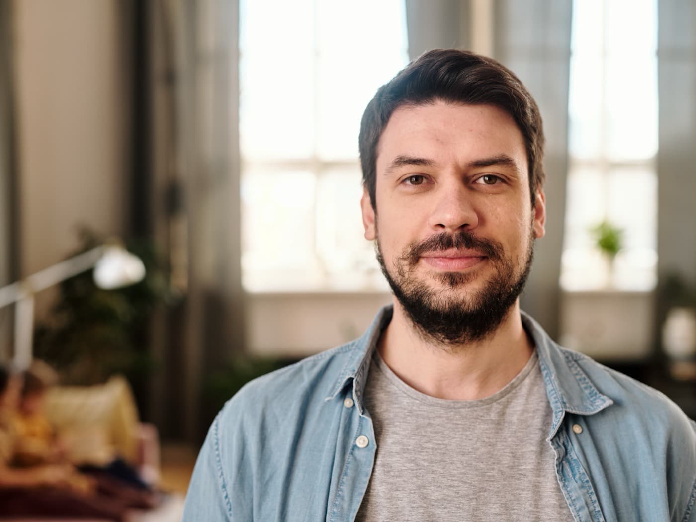 La persona que fa les visites a les cases.